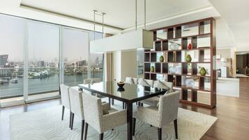 1 bedroom, premium bedding, minibar, in-room safe