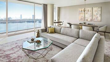 1 bedroom, premium bedding, minibar, in-room safe