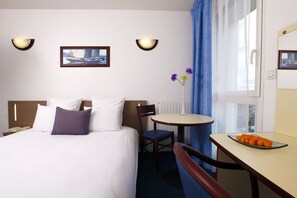 โต๊ะทำงาน, ห้องเก็บเสียง, เตารีด/โต๊ะรีดผ้า, Wi-Fi ฟรี