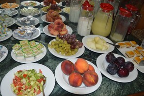 Desayuno bufé gratuito y diario