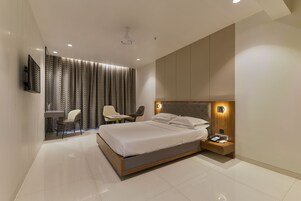 Minibar, in-room safe, soundproofing, iron/ironing board