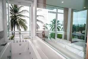 Four-Bedroom Beachfront Pool Villa | Bathroom - Tolani Le Bayburi Villas Pranburi (Pranburi)