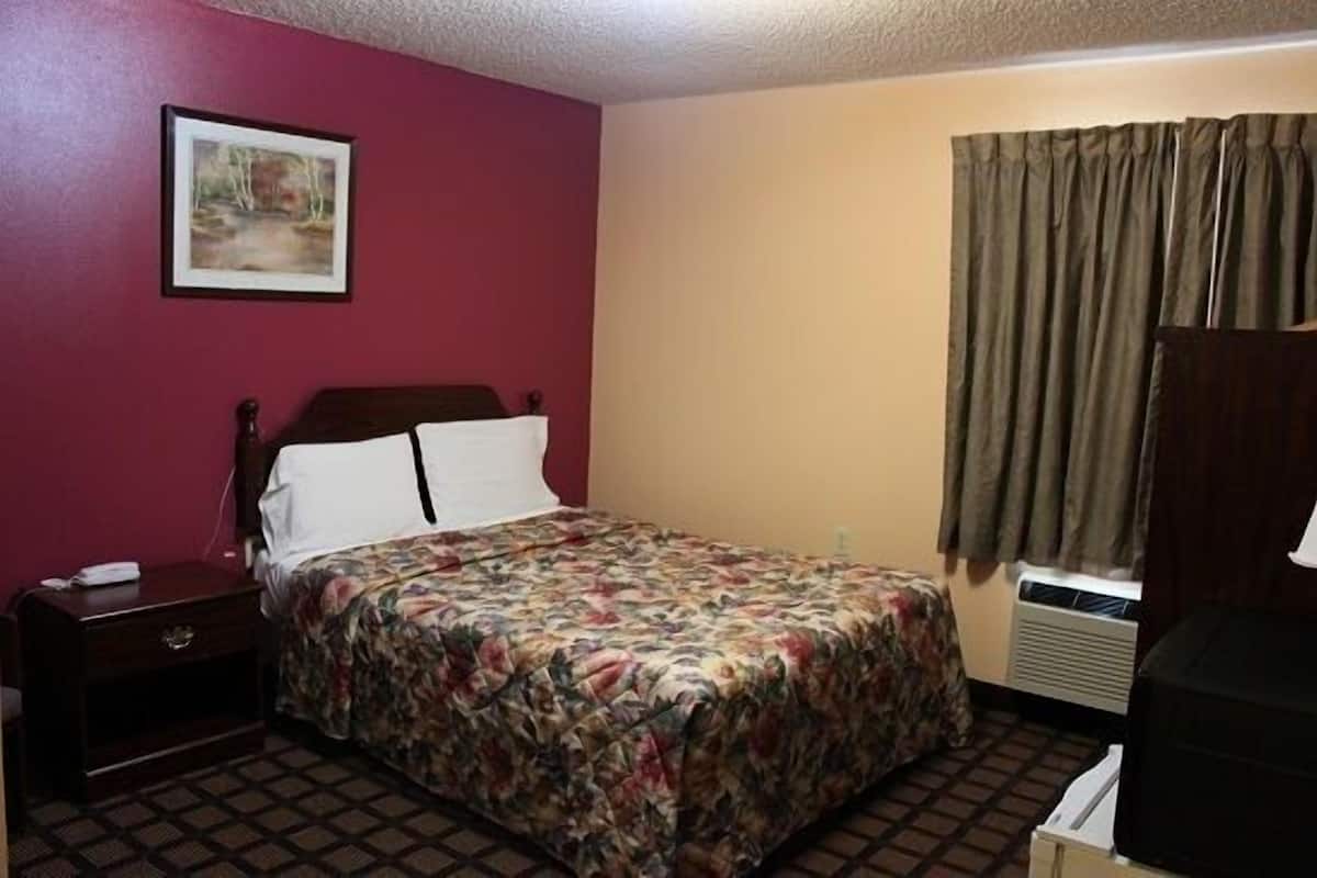 Habitación estándar, 1 cama Queen size, para fumadores | Escritorio, tabla de planchar con plancha, cunas y camas extra