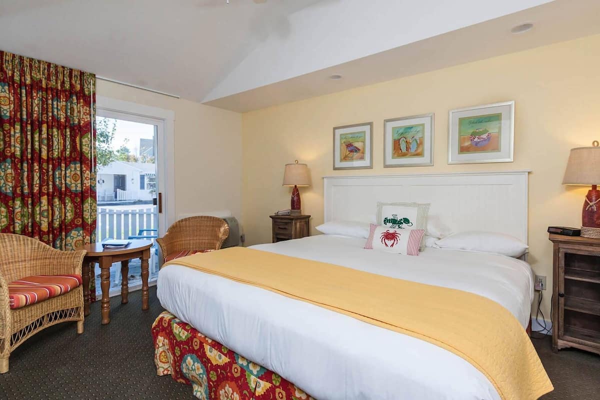 Premium bedding, free WiFi, bed sheets, alarm clocks