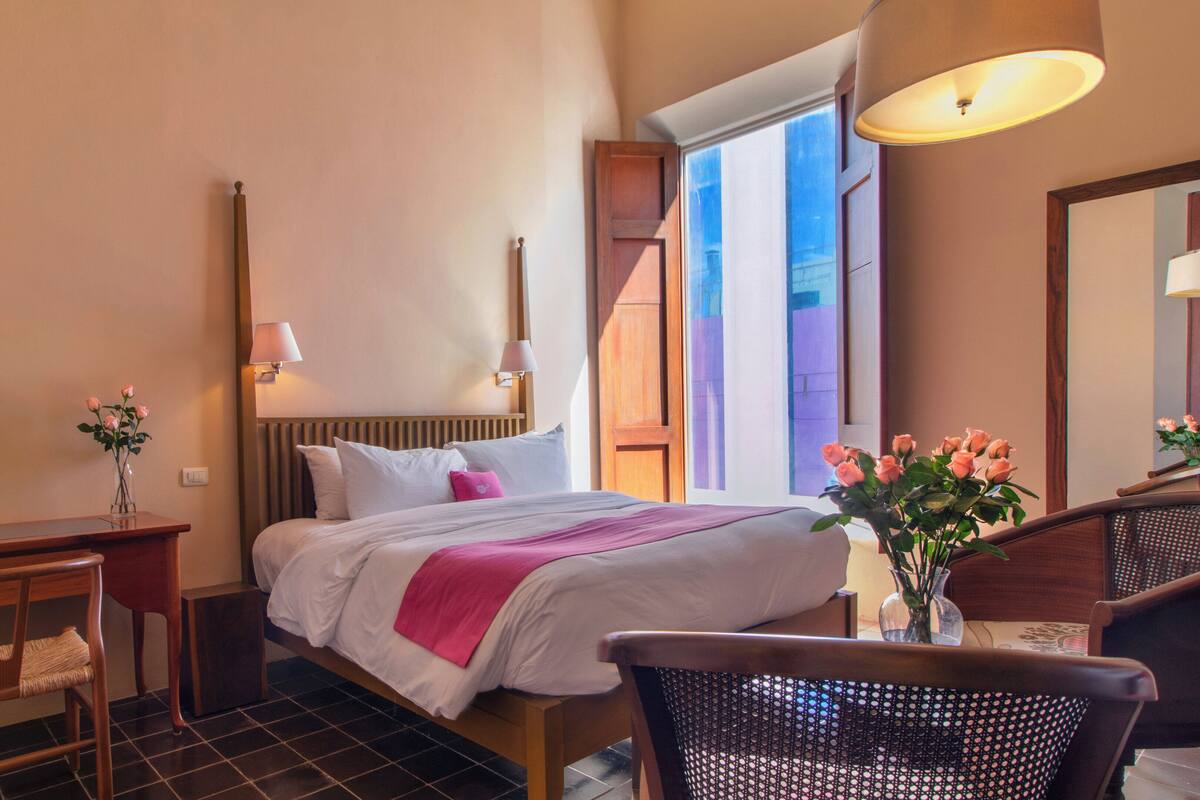 Egyptian cotton sheets, Select Comfort beds, in-room safe, soundproofing
