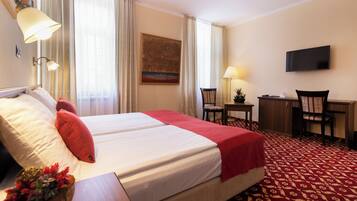 Coffres-forts dans les chambres, bureau, Wi-Fi gratuit, draps fournis