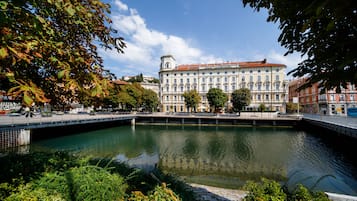 Bagian depan properti