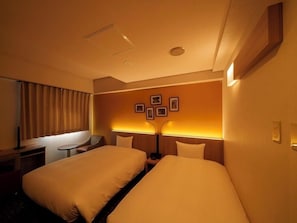 ห้องซูพีเรียทวิน, ปลอดบุหร ี่ | โต๊ะทำงาน, ผ้าม่านกันแสง, เตารีด/โต๊ะรีดผ้า, Wi-Fi ฟรี