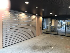 Interior entrance - Smile Hotel Tokyo Asagaya (Tokyo)