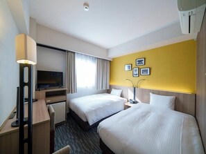 Standard Twin Room | Desk, blackout curtains, iron/ironing board, free WiFi - Smile Hotel Tokyo Asagaya (Tokyo)