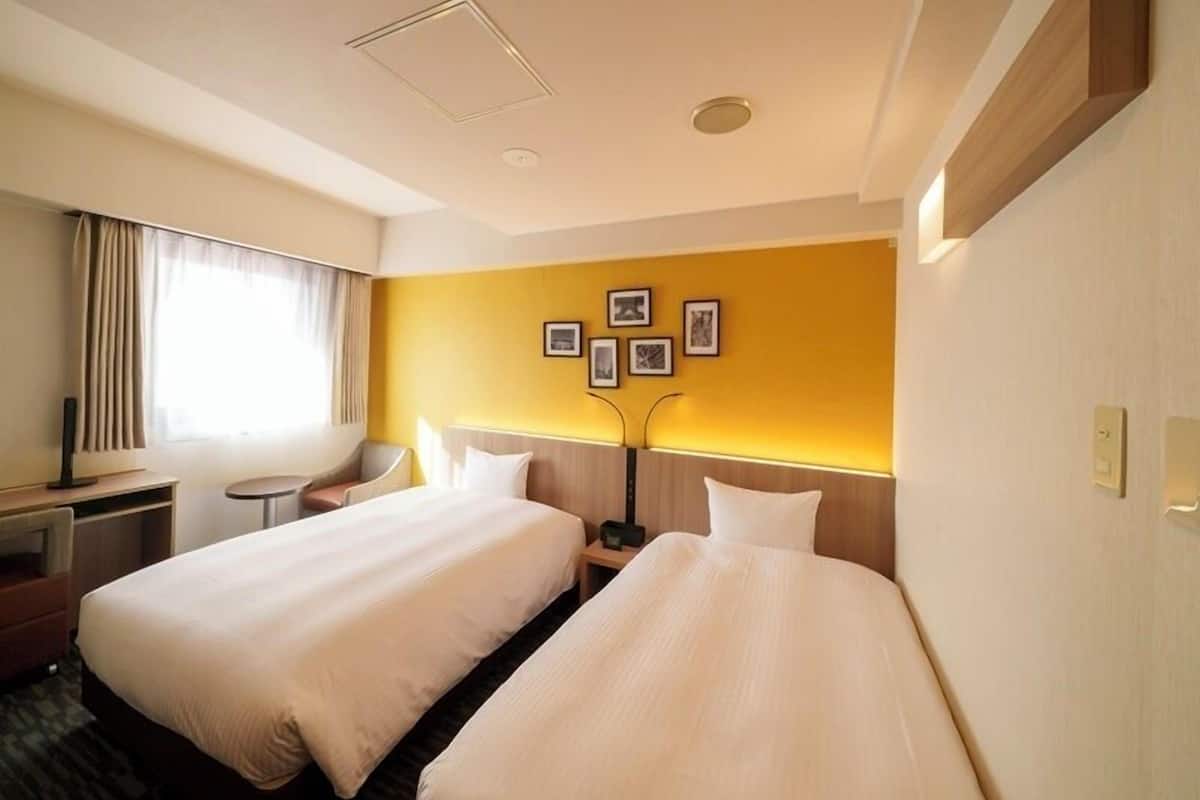 Phòng 2 giường đơn Superior, không hút thuốc | Bàn, màn/rèm cản sáng, bàn ủi/dụng cụ ủi quần áo 