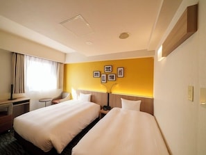 Superior Twin Room, Non Smoking | Desk, blackout curtains, iron/ironing board, free WiFi - Smile Hotel Tokyo Asagaya (Tokyo)