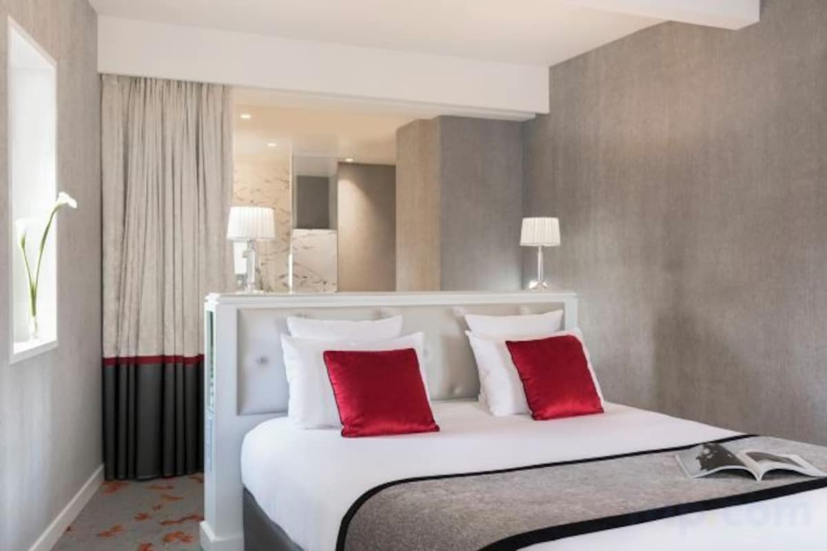 Premium bedding, Select Comfort beds, minibar, in-room safe