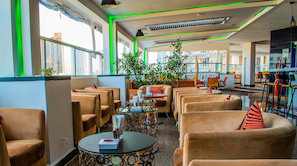 3 restaurants; lunch and dinner served 