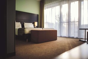 Standard Room, 2 Twin Beds | Hypo-allergenic bedding, in-room safe, desk, laptop workspace - Hotel Central Regensburg CityCentre, SHC by Best Western (Regensburg)