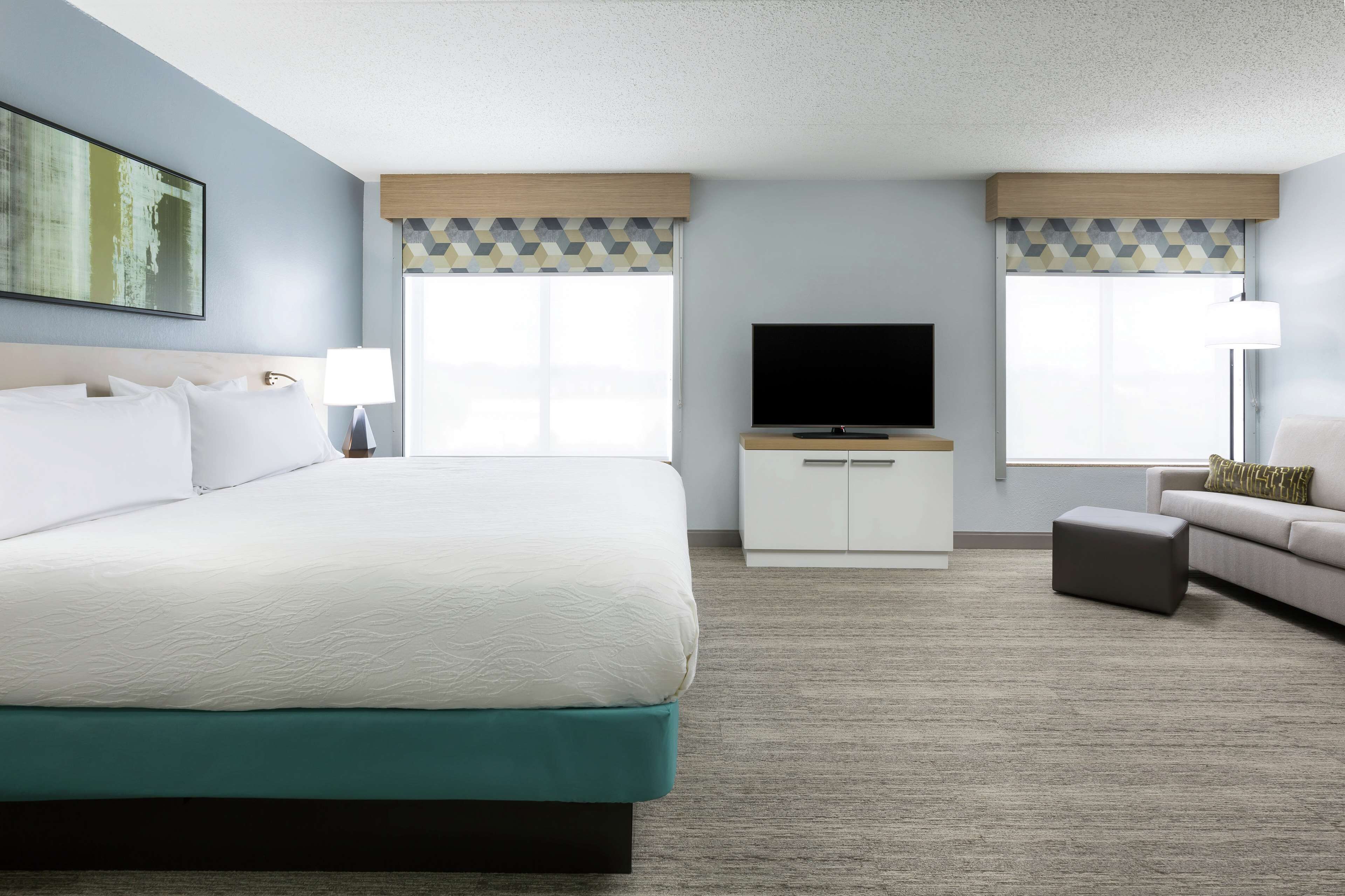 deluxe room, 1 king bed (oversized bathroom) | in-room safe, desk, laptop workspace, soundproofing