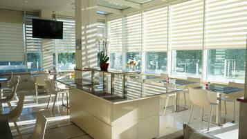 Free daily buffet breakfast