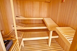 Sauna, hot tub, Turkish bath/hammam, body treatments, body wraps - Breaking Business Hotel (Mosciano Sant'Angelo)