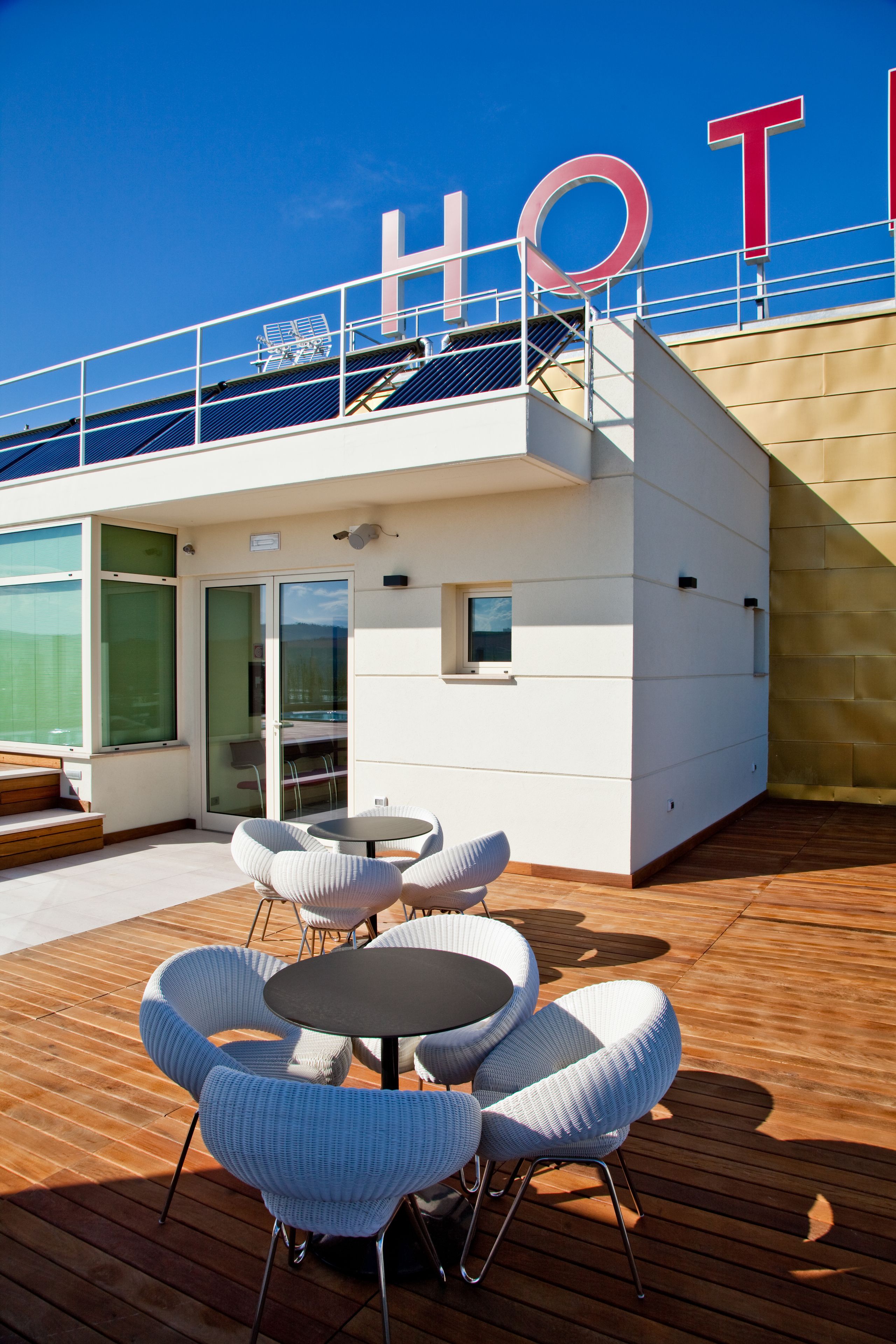 sauna, hot tub, turkish bath/hammam, body treatments, body wraps