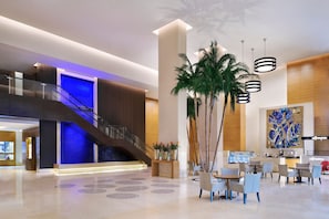 2 bares/lounges, bar ao lado da piscina