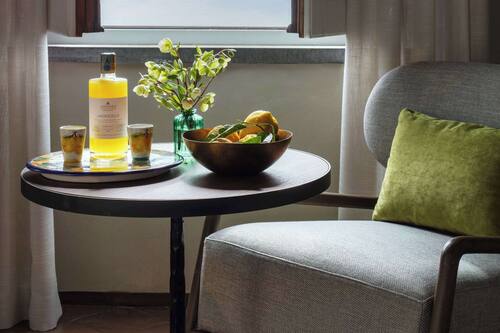 Deluxe Room, Sea View | Select Comfort beds, minibar, in-room safe, desk
