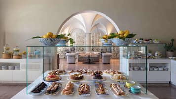 Daily buffet breakfast for a fee