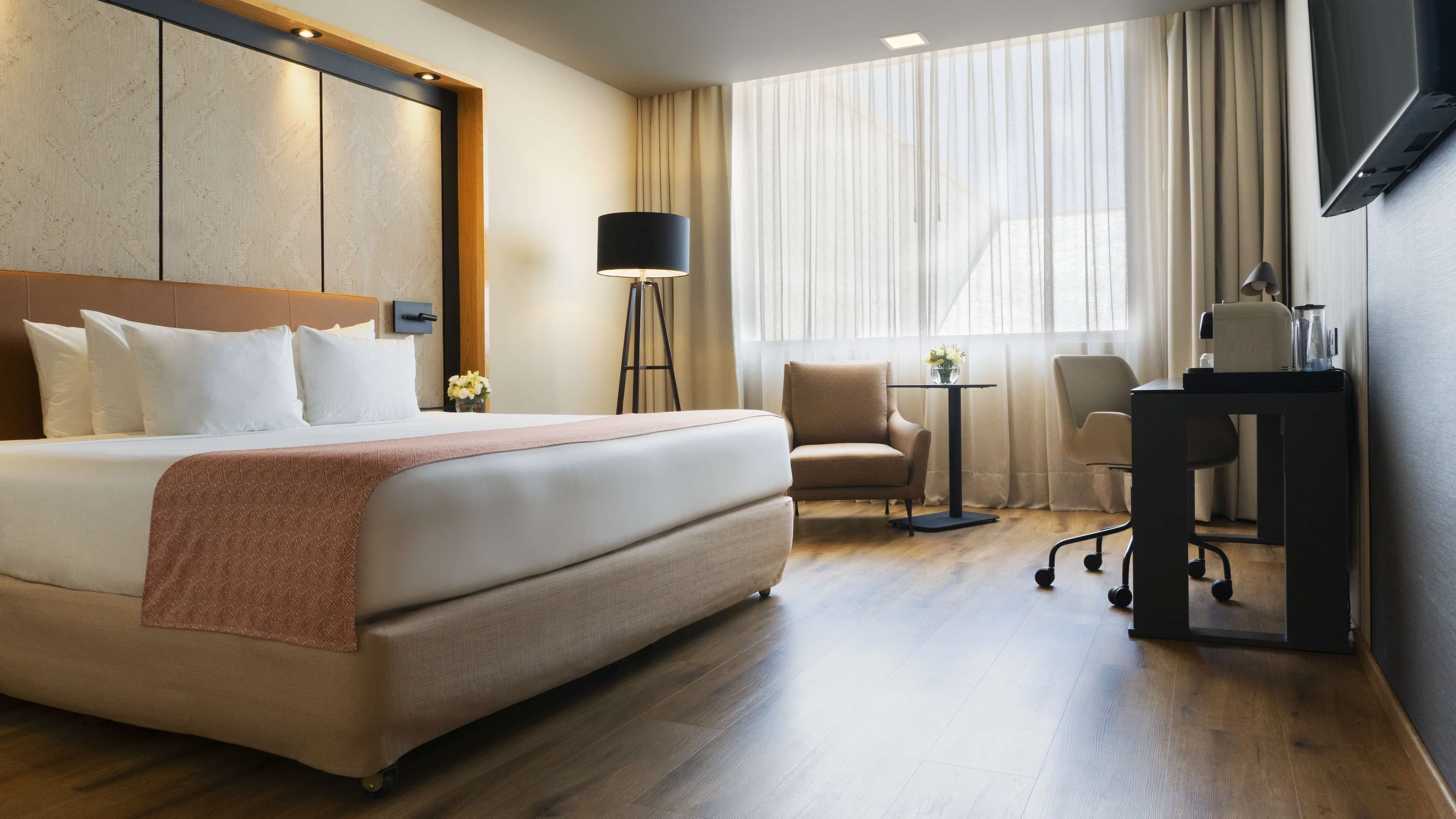 1 bedroom, premium bedding, minibar, in-room safe