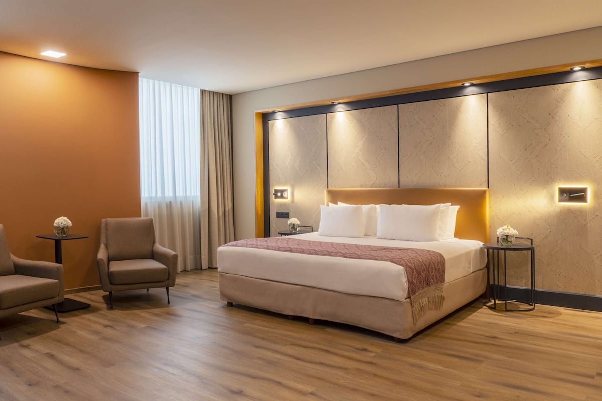 1 slaapkamer, luxe beddengoed, een minibar, een kluis op de kamer