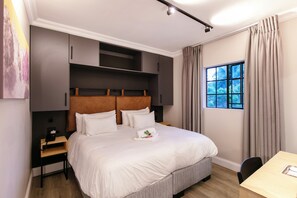 Executive Room, Kitchen | Peti besi dalam bilik, Wi-fi percuma, cadar katil 