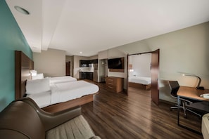 Suite, Multiple Beds, Non Smoking, Kitchen