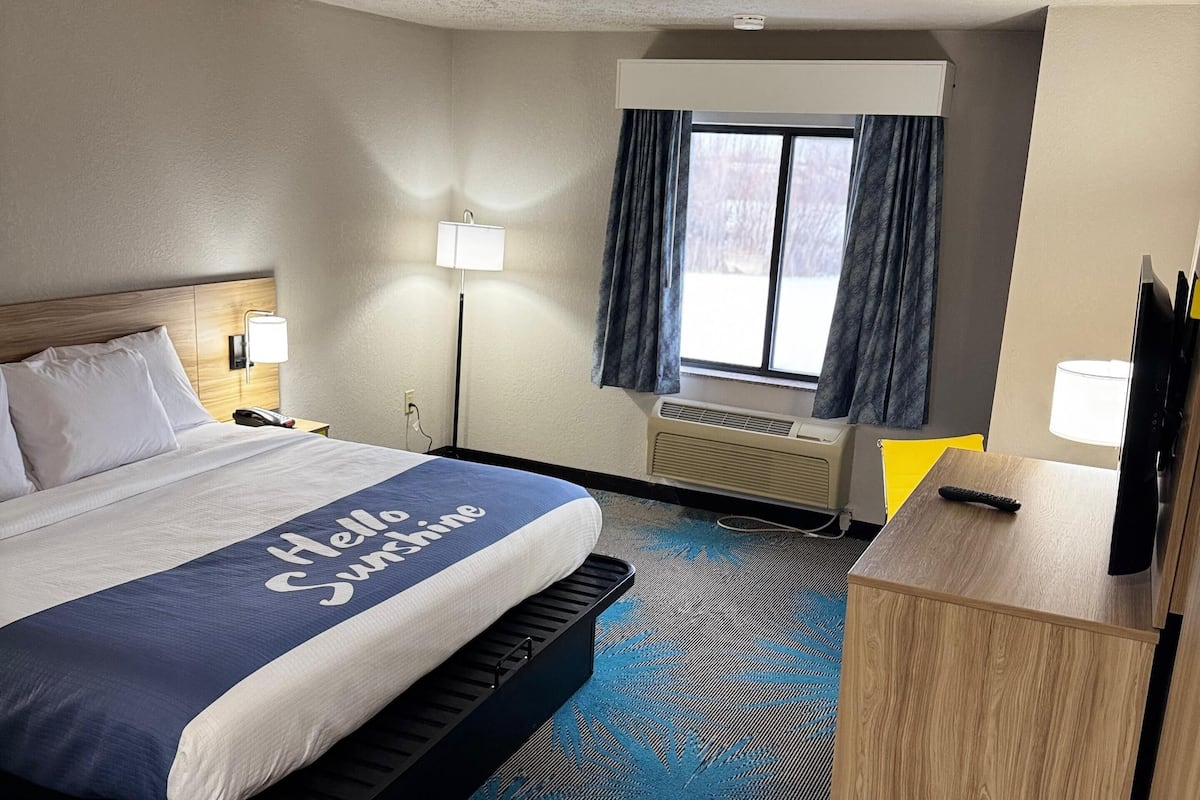 In-room safe, desk, laptop workspace, blackout curtains