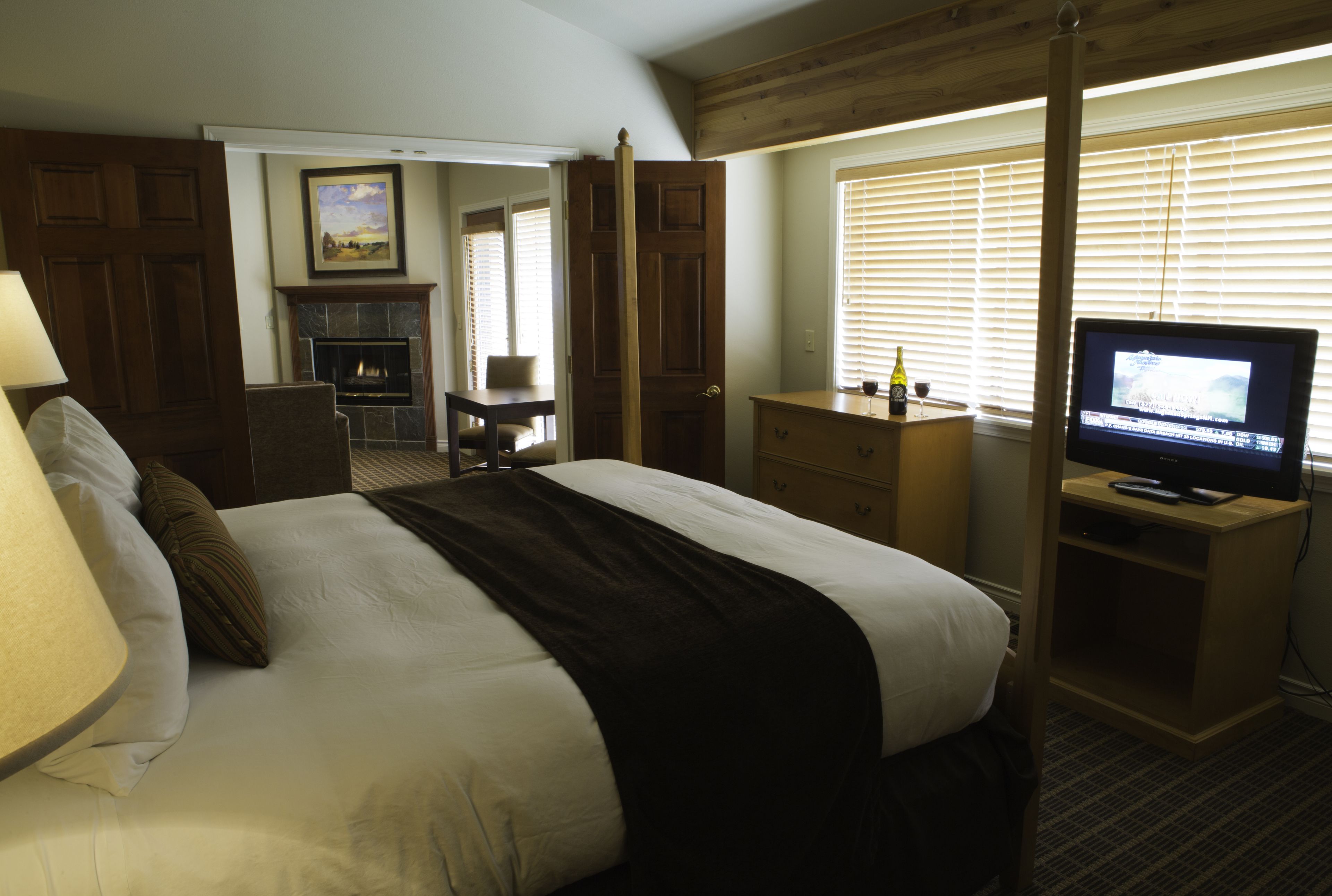 premium bedding, down duvets, pillow-top beds, desk