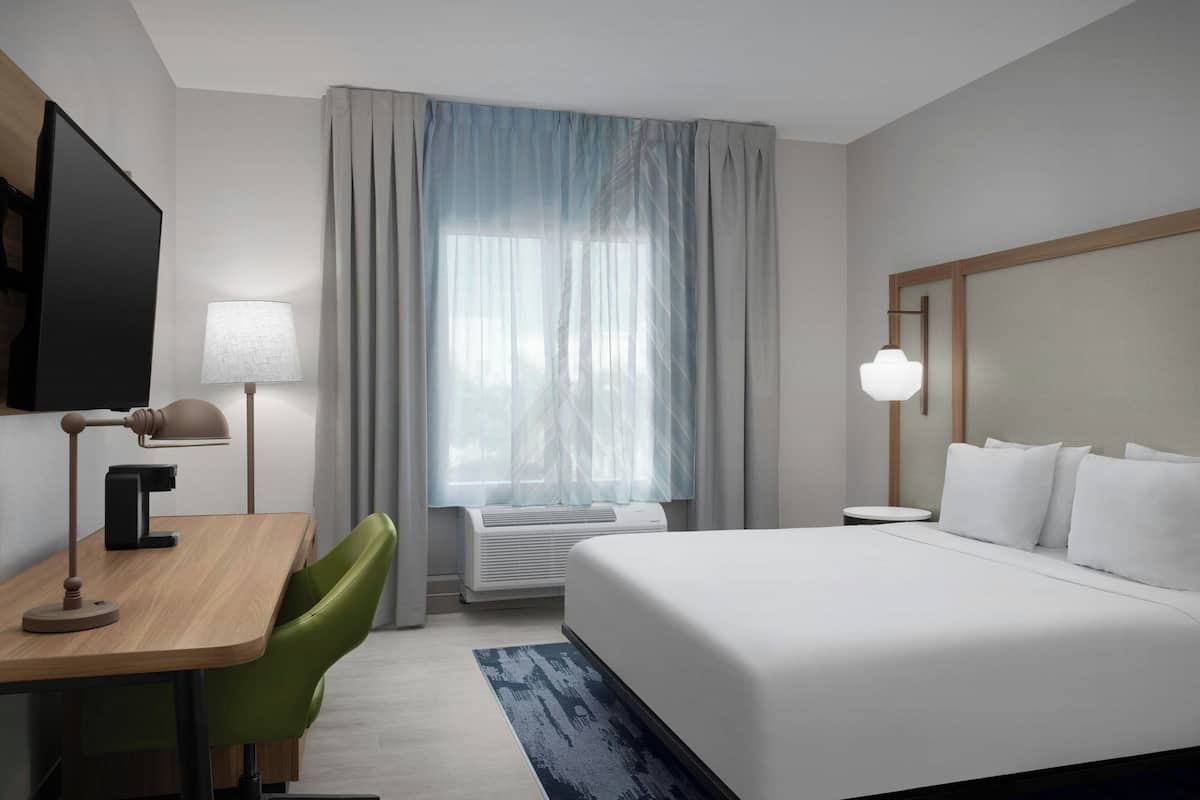 Room, 1 King Bed, Non Smoking