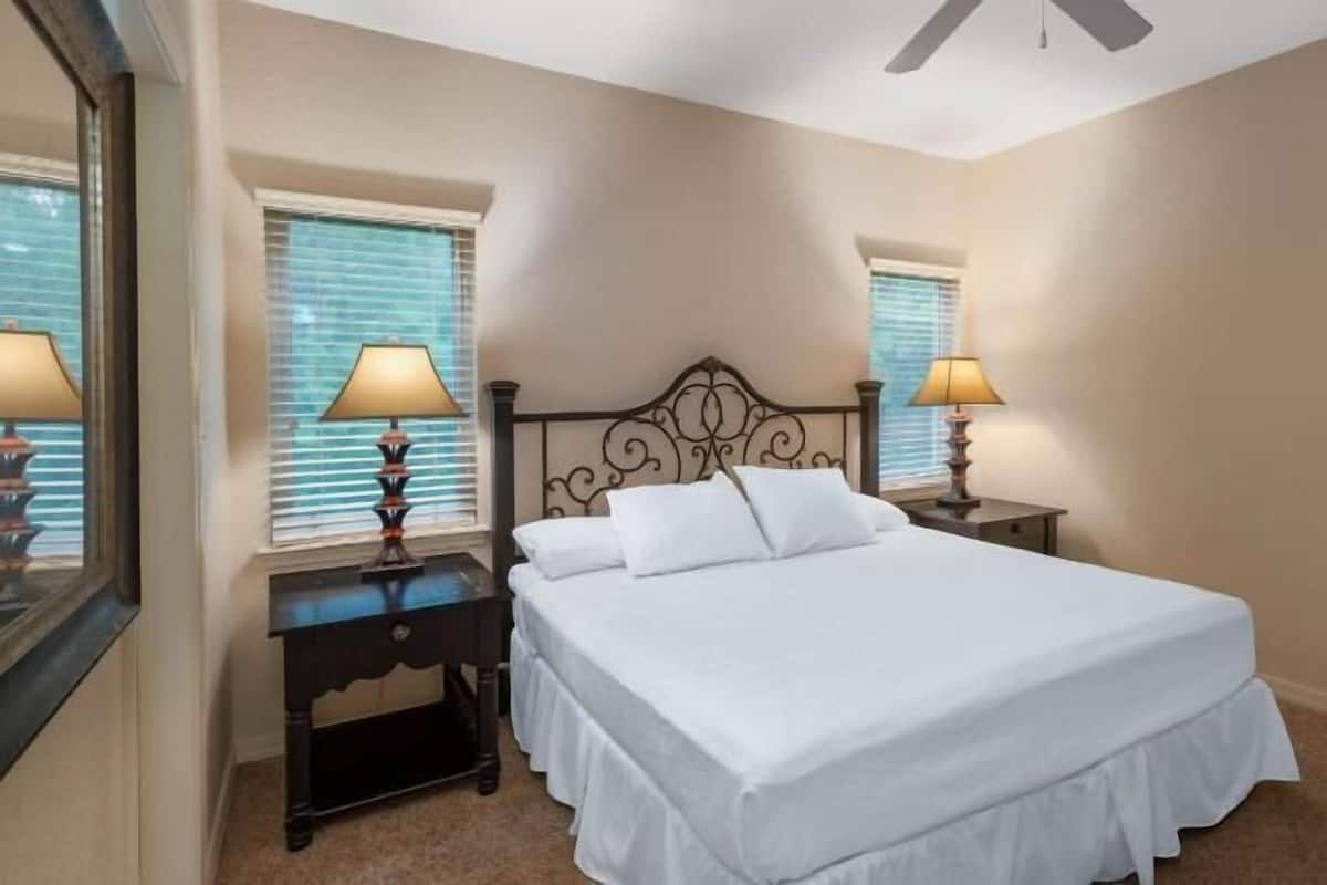 Iron/ironing board, free WiFi, bed sheets, alarm clocks