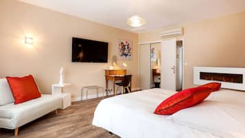 Minibar, in-room safe, desk, blackout curtains