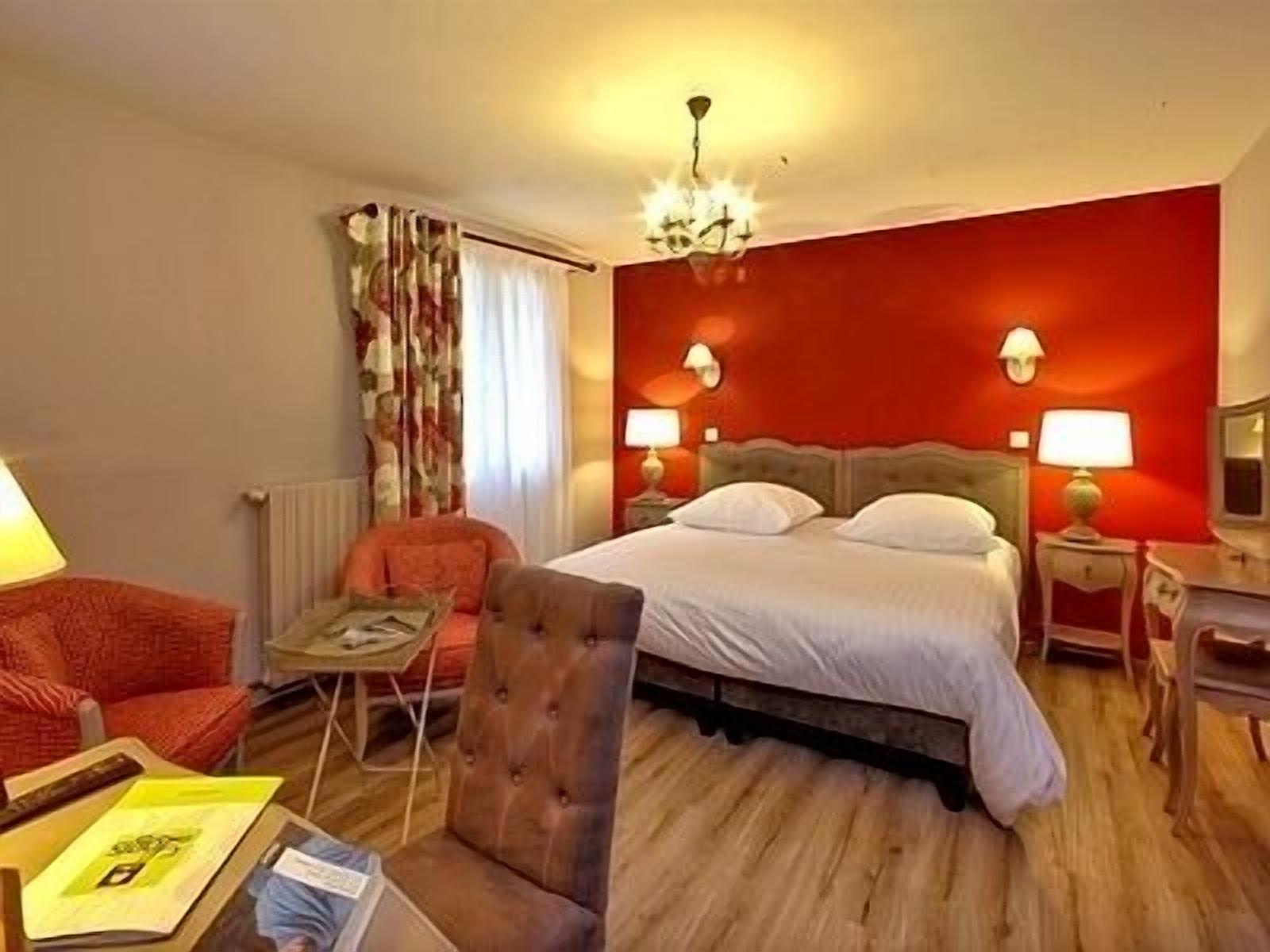 suite (2 person) | minibar, in-room safe, desk, blackout curtains