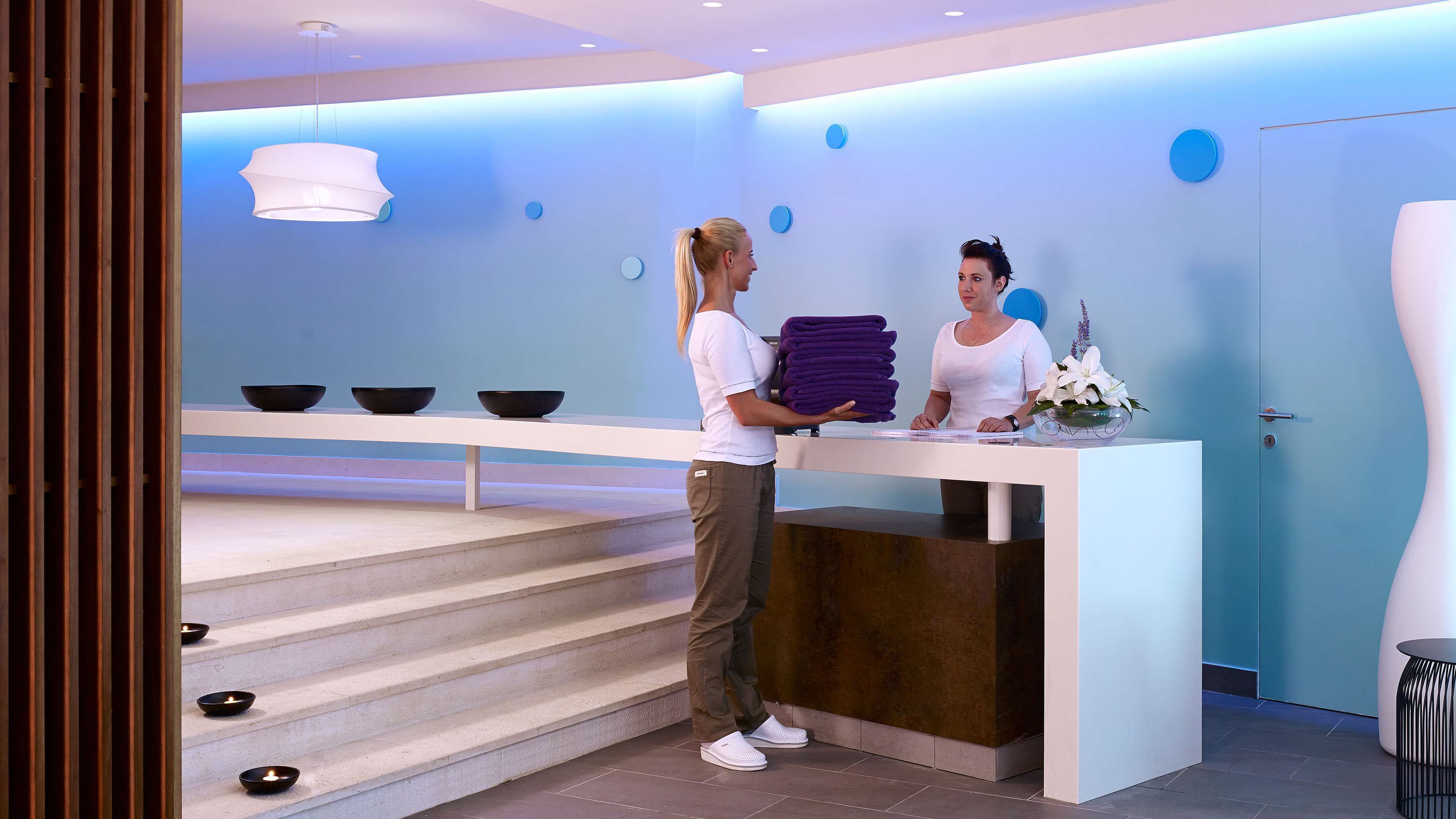 couples treatment room(s), sauna, steam room, body treatments