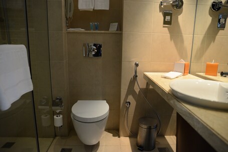 Centro Yas Island - Image 40