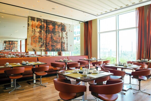 Restaurant - Yas Plaza Circuit (Abu Dhabi)