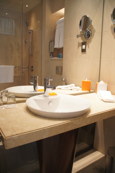 Centro Yas Island - Image 20