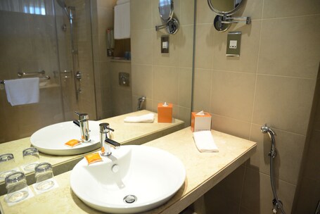 Centro Yas Island - Image 41