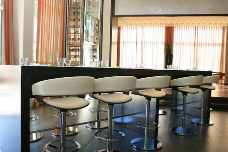 Centro Yas Island - Image 11