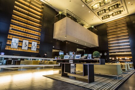 Centro Yas Island - Image 17