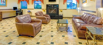 Days Inn & Suites by Wyndham Jeffersonville IN