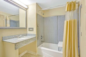 Combined shower/tub, hair dryer, towels - Days Inn & Suites by Wyndham Jeffersonville IN (Jeffersonville)