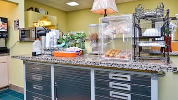 Termasuk sarapan Eropah setiap hari