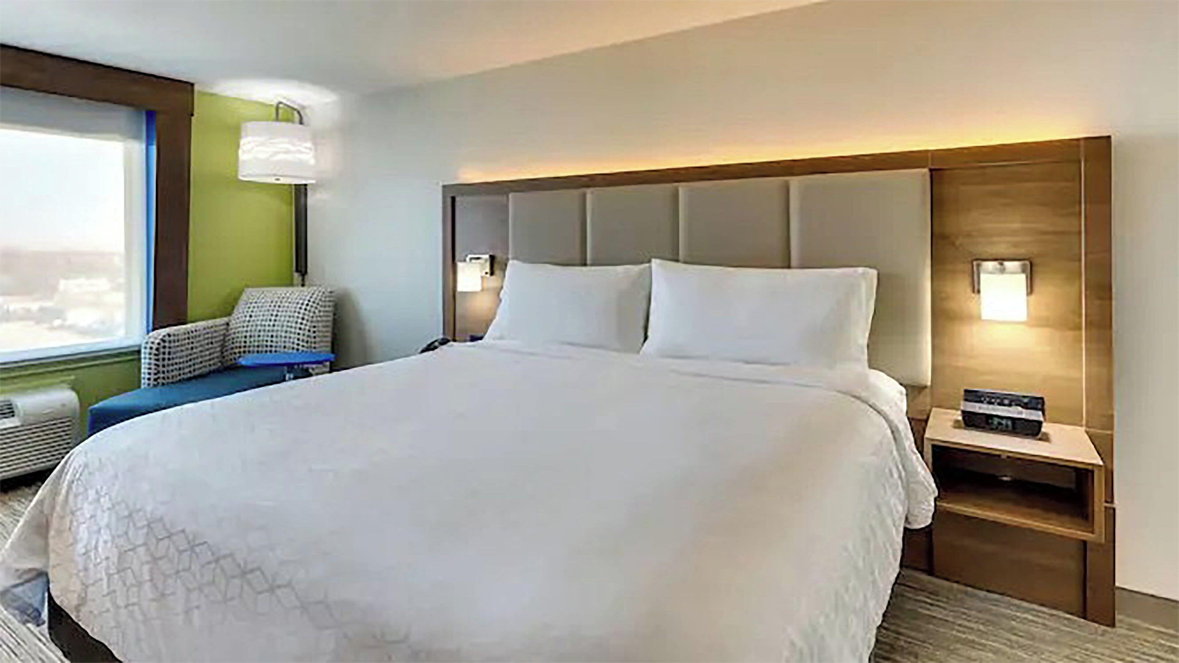 Photo - Holiday Inn Express & Suites Woodland Hills by IHG