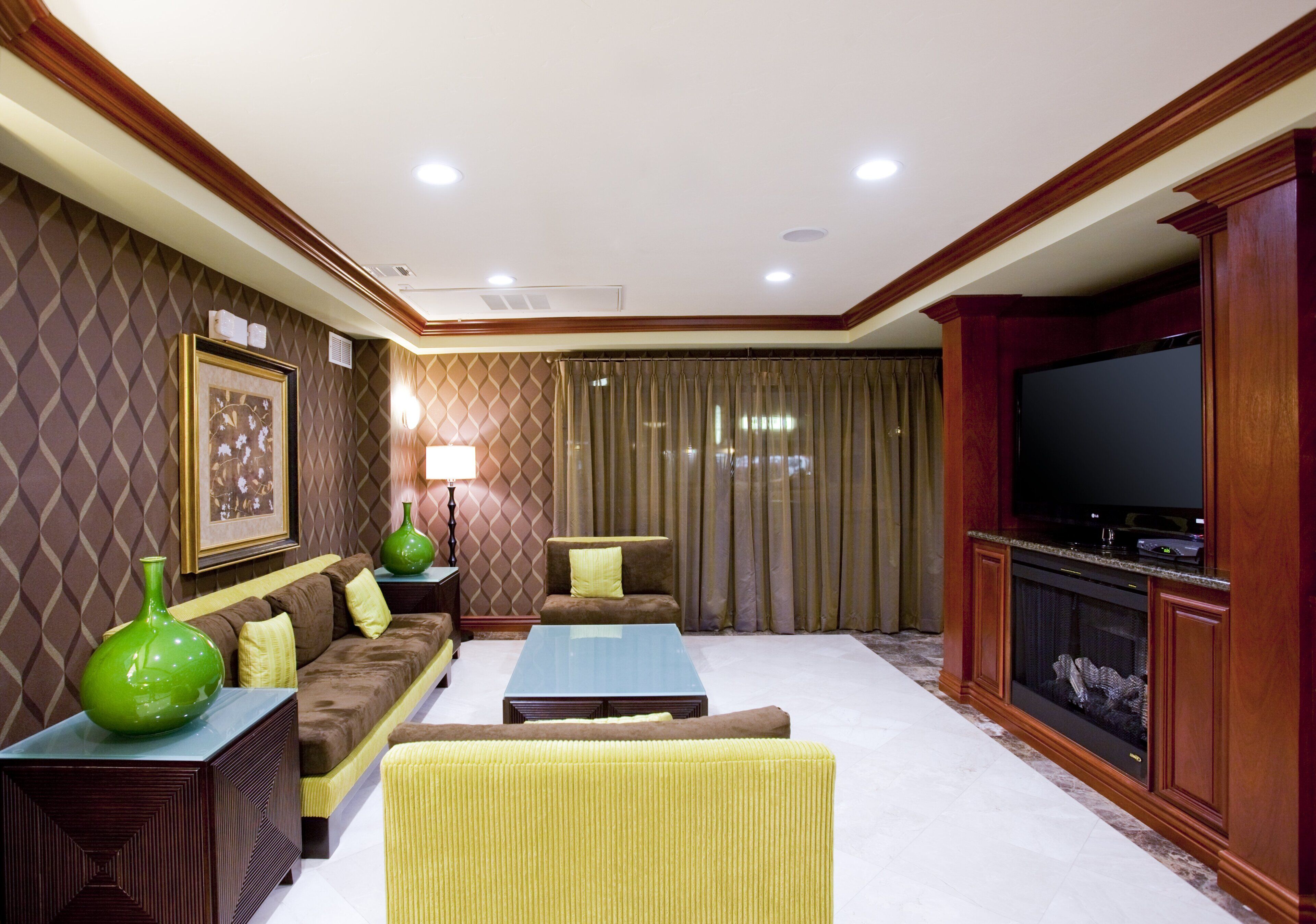 Photo - Holiday Inn Express & Suites Woodland Hills by IHG