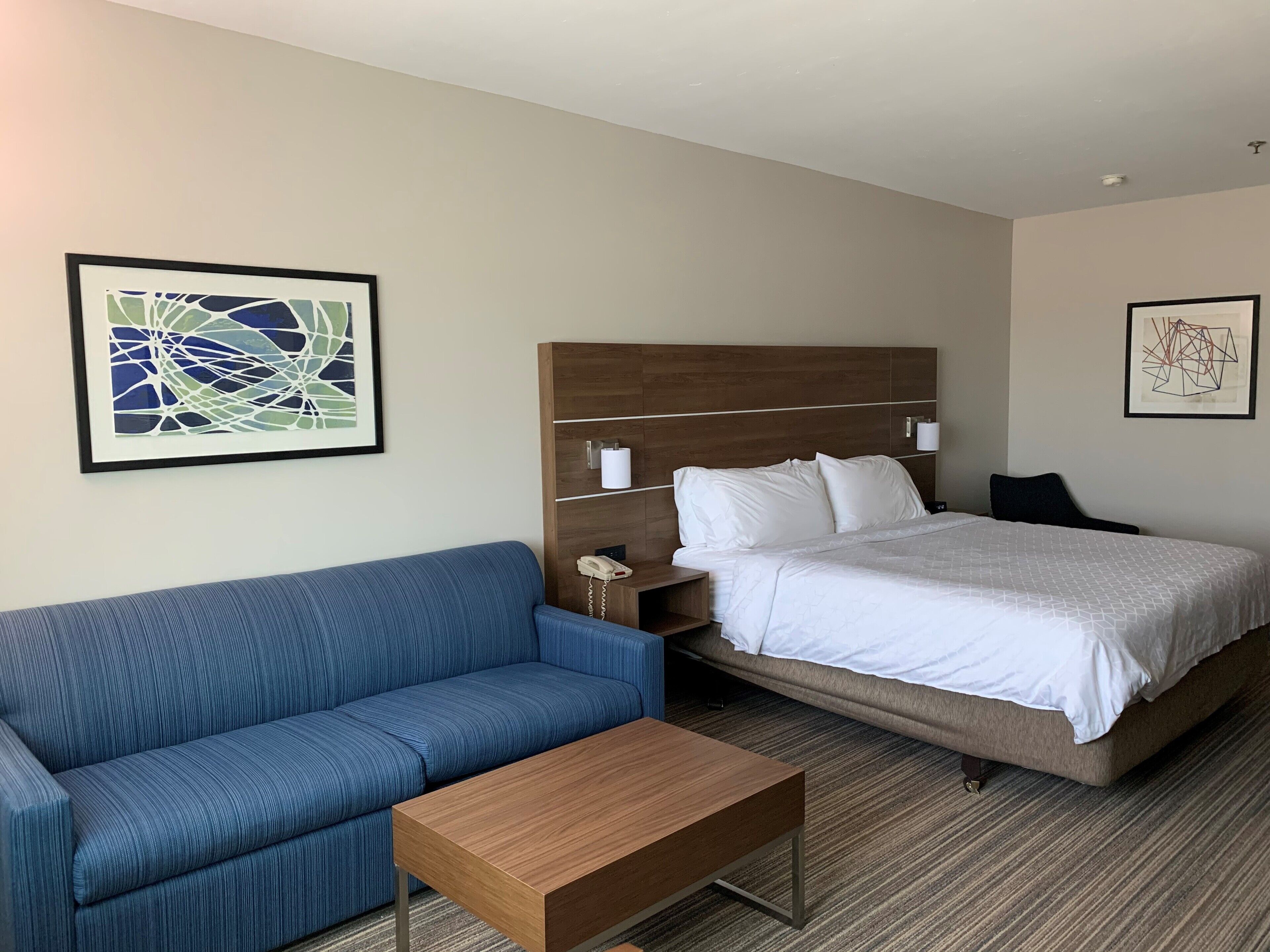 Foto - Holiday Inn Express & Suites Woodland Hills by IHG