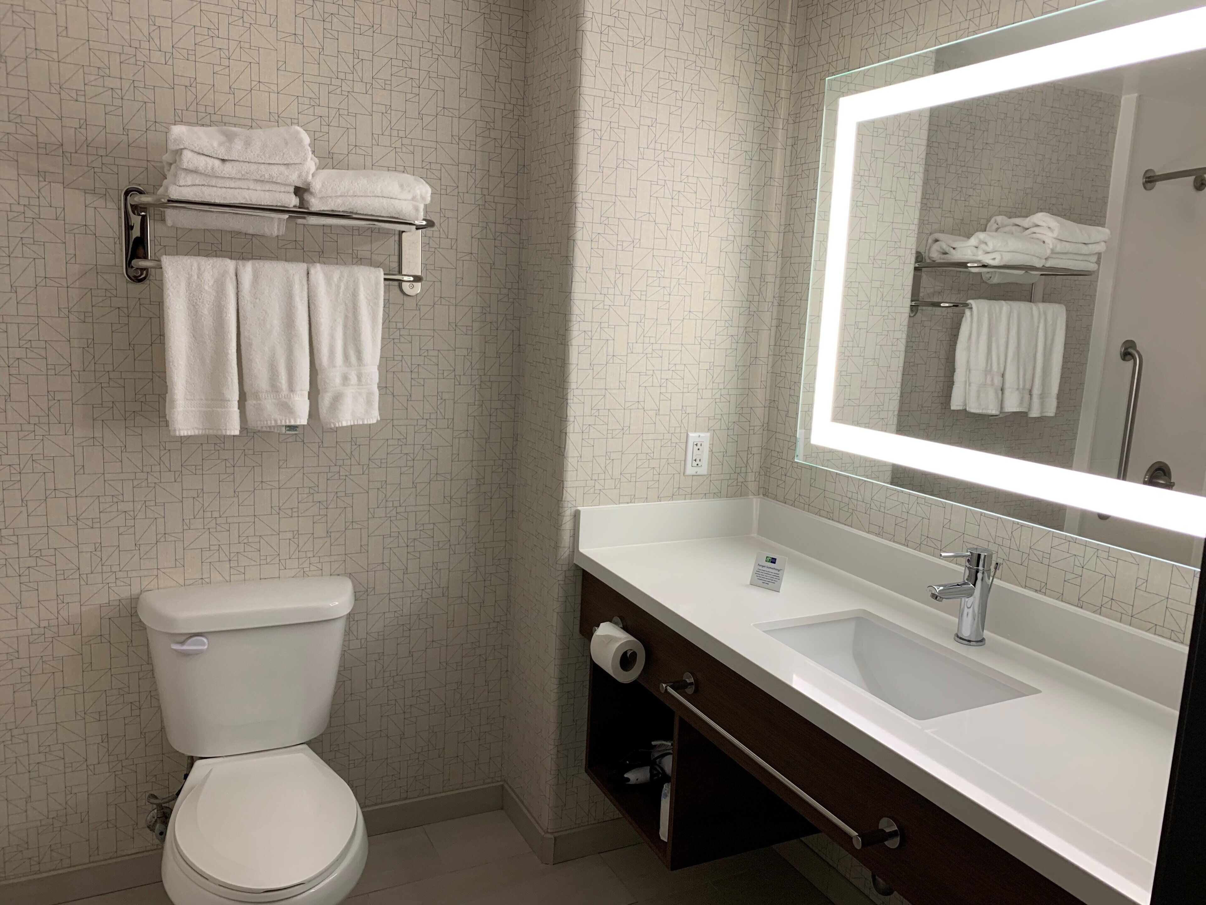 Photo - Holiday Inn Express & Suites Woodland Hills by IHG